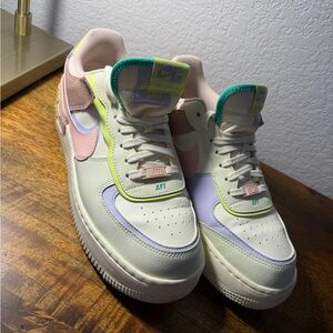 Nike Air Force 1 with Bright Colored Accents | Size 10